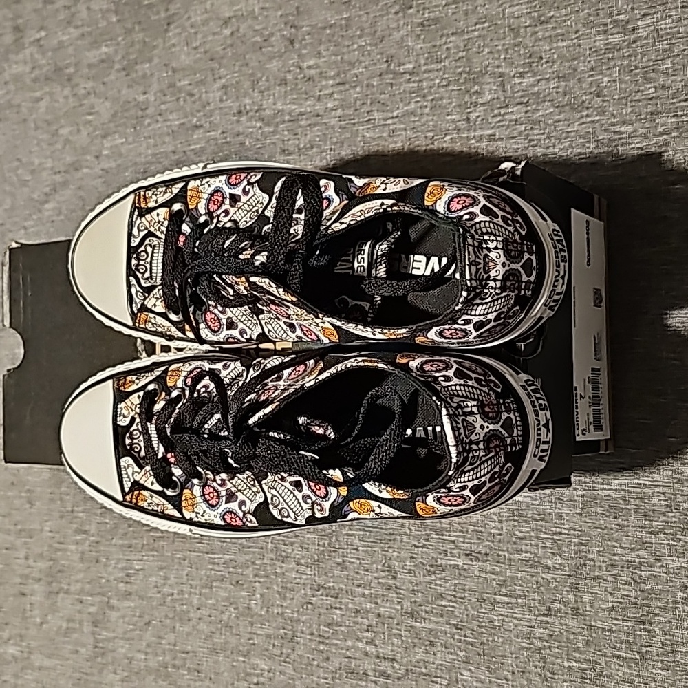 Converse - Picture 3 of 6